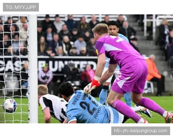 加强战术调整，曼城冲击多项冠军，曼城进攻