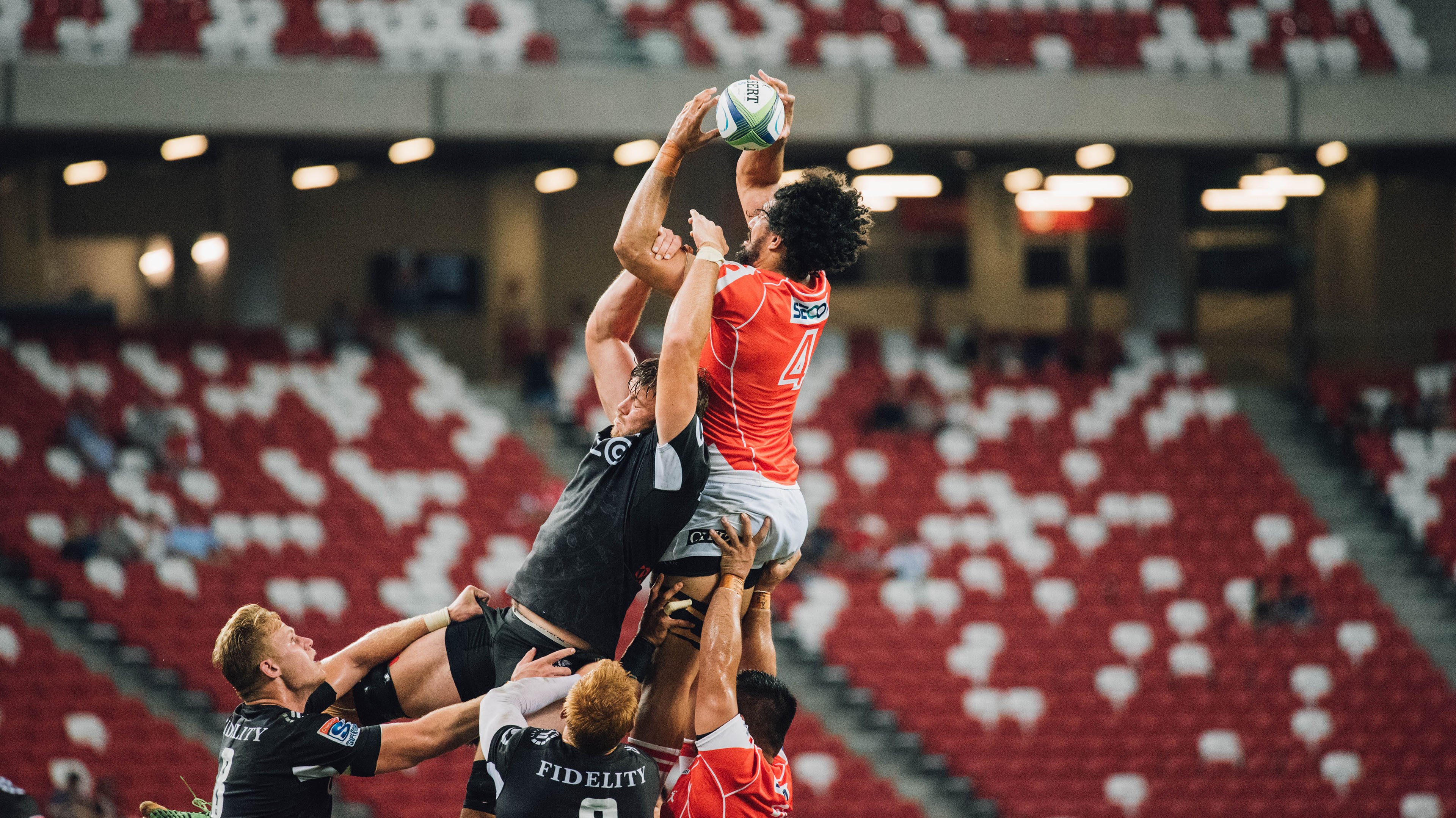 俱乐部内部人才梯队结构断层，俱乐部各部门人员配置